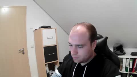 here4y online show from October 28, 8:51 am