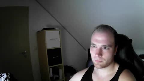 Snapshot of j_german783377 chatting on October 28, 10:12 pm here4y online show from October 28, 10:12 pm