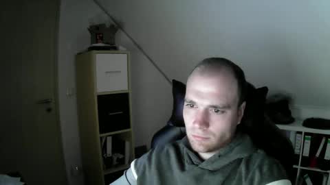 Snapshot of j_german783377 chatting on December 19, 9:38 am here4y online show from December 19, 9:38 am