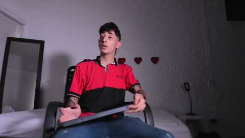 Snapshot of j_martony chatting on September 19, 12:28 pm j_martony online show from September 19, 12:28 pm