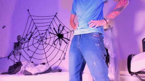 Snapshot of j_martony chatting on October 21, 12:28 pm j_martony online show from October 21, 12:28 pm