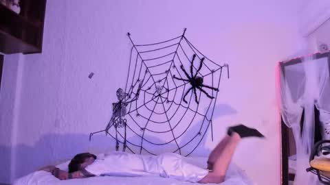 Snapshot of j_martony chatting on October 22, 12:05 pm j_martony online show from October 22, 12:05 pm