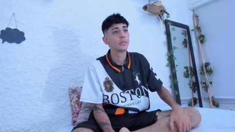 Snapshot of j_martony chatting on December 18, 4:51 am j_martony online show from December 18, 4:51 am