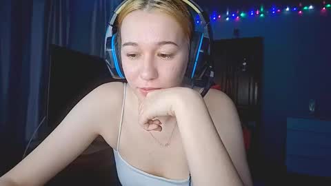 Snapshot of jacelyngarcea chatting on October 17, 1:03 pm Lilo online show from October 17, 1:03 pm