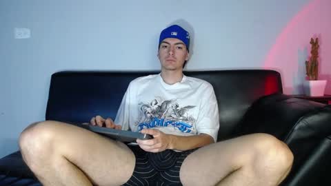 Snapshot of jack_norizz chatting on December 4, 12:03 pm INDEPENDENT MODEL online show from December 4, 12:03 pm