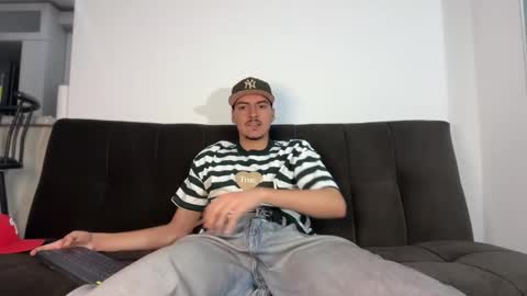 Snapshot of jack_norizz chatting on November 3, 5:09 am INDEPENDENT MODEL online show from November 3, 5:09 am