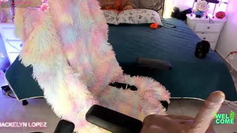 Snapshot of jackelyn_lopezz chatting on October 28, 11:29 pm Jacky online show from October 28, 11:29 pm