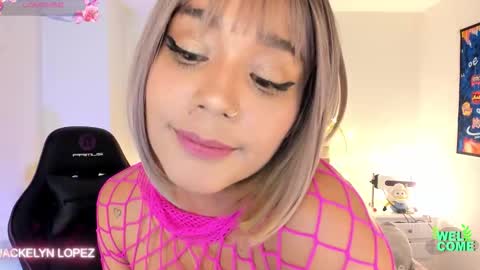 Snapshot of jackelyn_lopezz chatting on November 19, 10:54 pm Jacky online show from November 19, 10:54 pm