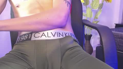 jackk_8 online show from October 10, 3:49 am