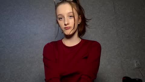 Lisa online show from December 17, 11:49 am