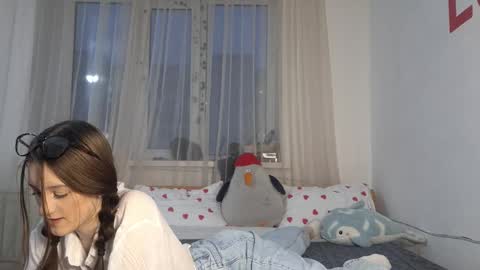 Lisa online show from February 9, 12:09 pm