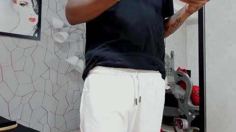 Snapshot of jackmacson chatting on December 3, 1:52 am jackmacson online show from December 3, 1:52 am