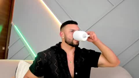 Snapshot of jackson_wayne__ chatting on February 17, 9:52 pm Jackson Wayne online show from February 17, 9:52 pm