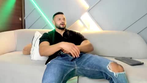 Snapshot of jackson_wayne__ chatting on February 18, 12:59 am Jackson Wayne online show from February 18, 12:59 am