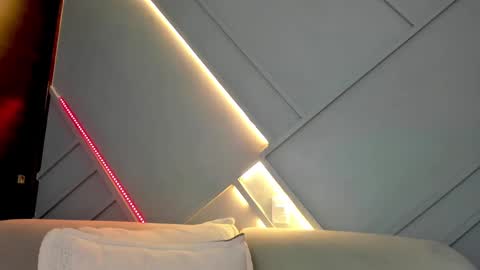 Snapshot of jackson_wayne__ chatting on February 21, 12:27 am Jackson Wayne online show from February 21, 12:27 am