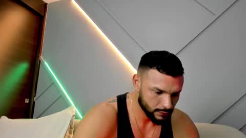 Snapshot of jackson_wayne__ chatting on March 2, 12:42 am Jackson Wayne online show from March 2, 12:42 am