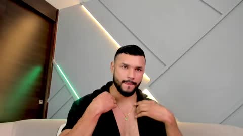 Snapshot of jackson_wayne__ chatting on March 3, 11:55 am Jackson Wayne online show from March 3, 11:55 am