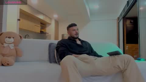 Snapshot of jackson_wayne__ chatting on October 20, 12:44 am Jackson Wayne online show from October 20, 12:44 am