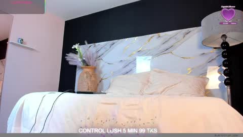 jacky_wolf1 online show from April 2, 6:16 pm