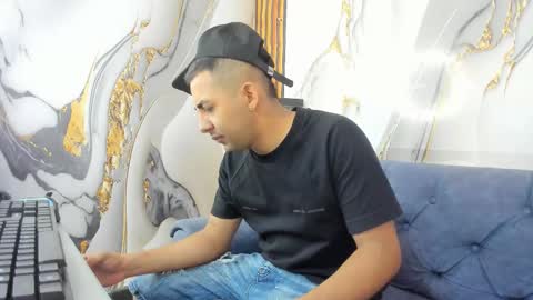 Snapshot of jacob_latinboy chatting on October 18, 12:28 pm Jacob online show from October 18, 12:28 pm