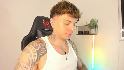 Snapshot of jacobb116 chatting on January 3, 2:10 am jacobb116 online show from January 3, 2:10 am