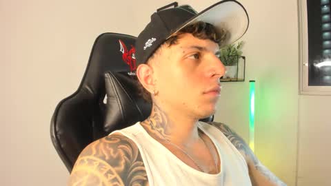 Snapshot of jacobb116 chatting on February 24, 2:40 am jacobb116 online show from February 24, 2:40 am