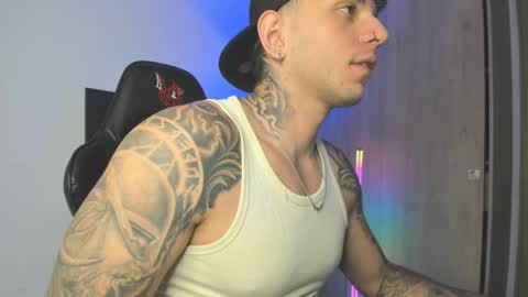 Snapshot of jacobb116 chatting on October 18, 12:13 am jacobb116 online show from October 18, 12:13 am