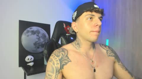 Snapshot of jacobb116 chatting on November 9, 1:15 am jacobb116 online show from November 9, 1:15 am