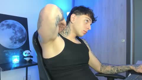 Snapshot of jacobb116 chatting on November 19, 1:05 am jacobb116 online show from November 19, 1:05 am