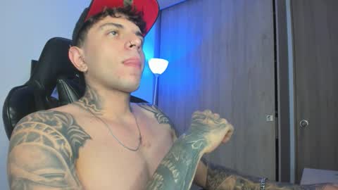 Snapshot of jacobb116 chatting on November 25, 1:16 am jacobb116 online show from November 25, 1:16 am