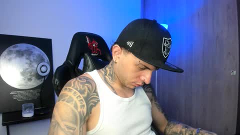 Snapshot of jacobb116 chatting on December 15, 1:10 am jacobb116 online show from December 15, 1:10 am