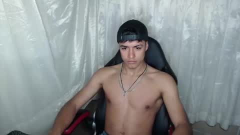 Snapshot of jacobbakerr chatting on December 17, 10:32 am Jacobbakerr online show from December 17, 10:32 am