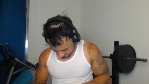 Snapshot of jacobjamess chatting on November 14, 12:31 am jacobjamess online show from November 14, 12:31 am