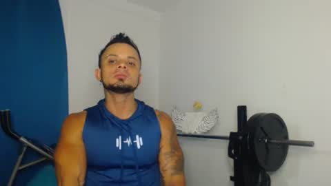 Snapshot of jacobjamess chatting on November 19, 12:10 am jacobjamess online show from November 19, 12:10 am