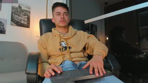 JACOB STONES online show from February 13, 6:52 am