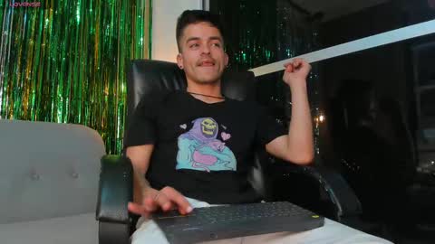 JACOB STONES online show from March 10, 6:27 am