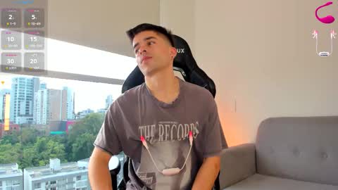 Snapshot of jacobstones_ chatting on November 5, 8:31 pm JACOB STONES online show from November 5, 8:31 pm