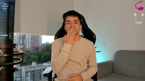 Snapshot of jacobstones_ chatting on November 21, 10:19 pm JACOB STONES online show from November 21, 10:19 pm