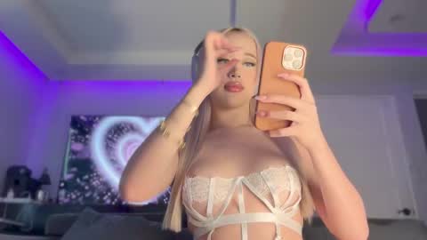 Snapshot of jacolandia chatting on February 21, 3:34 am jacolandia online show from February 21, 3:34 am