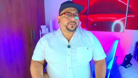 daddy sir master bear online show from September 18, 3:47 pm