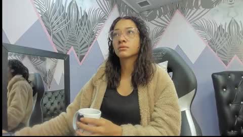 Snapshot of jadde_greyy_ chatting on December 14, 11:48 am Jadde Greyy online show from December 14, 11:48 am