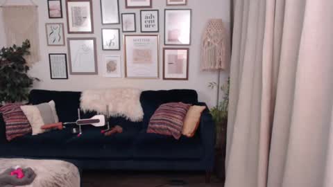 Snapshot of jade1677 chatting on February 4, 6:14 am Jade online show from February 4, 6:14 am