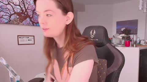 Jade49 online show from April 5, 6:38 pm