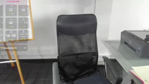 jade_connor online show from April 16, 9:39 pm