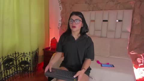 Snapshot of jade_nm chatting on October 11, 12:58 pm ade online show from October 11, 12:58 pm