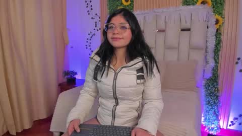 Snapshot of jade_nm chatting on November 19, 1:44 pm ade online show from November 19, 1:44 pm