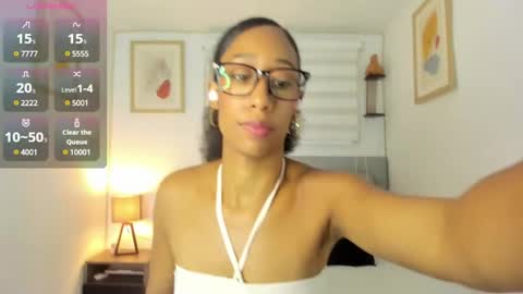 Snapshot of jade_obi chatting on March 6, 4:28 pm Jade smile online show from March 6, 4:28 pm