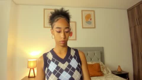 Snapshot of jade_obi chatting on October 2, 3:19 pm Jade smile online show from October 2, 3:19 pm