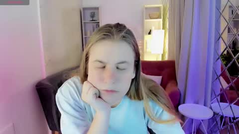 Jade online show from November 19, 8:20 pm