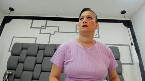 Jade  online show from January 11, 11:02 am